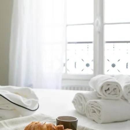 Eiffel Tower & Les Invalides - 1br - Cityapartmentstay Apartment